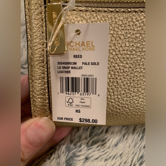 NWT Michael Kors Reed Large Snap Wallet Clutch Pale Gold Pebbled Leather - Picture 3 of 4